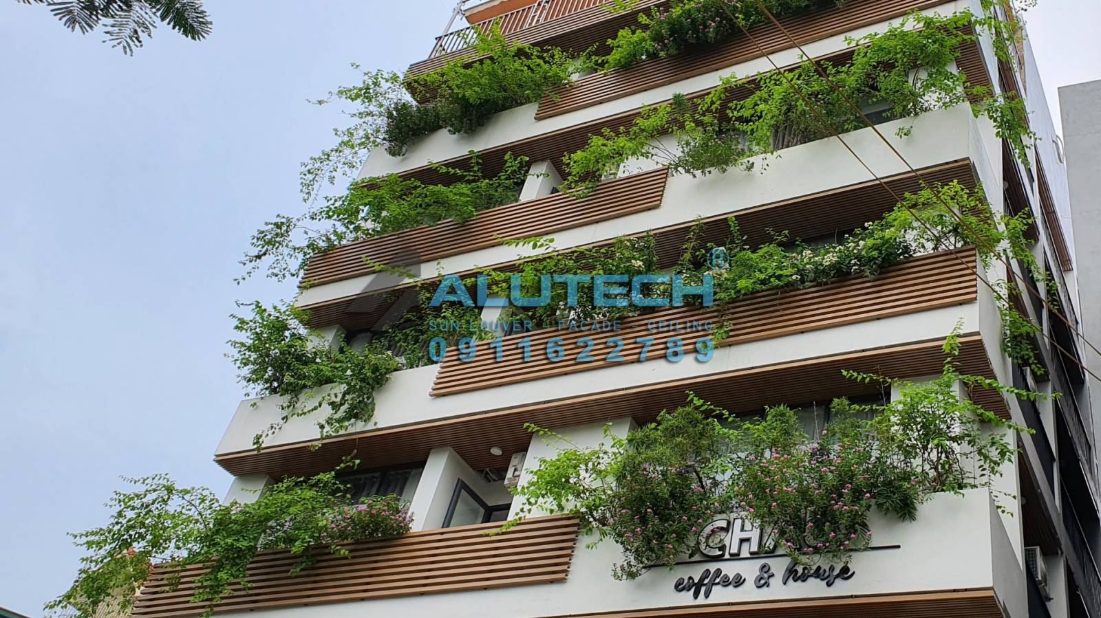 THI CÔNG LAM CHẮN NẮNG 85R VÂN GỖ