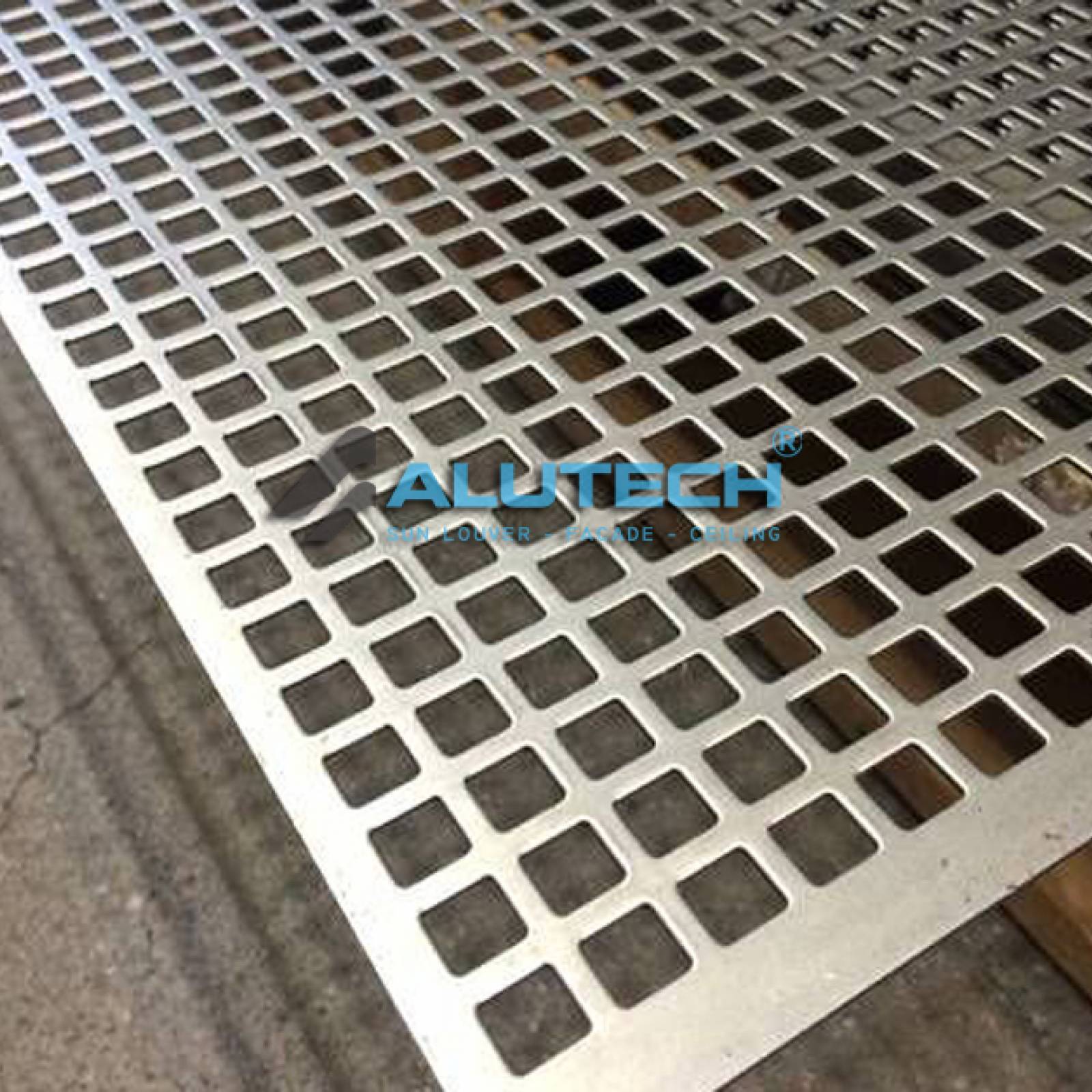 TẤM ỐP NHÔM ĐỤC LỖ VUÔNG