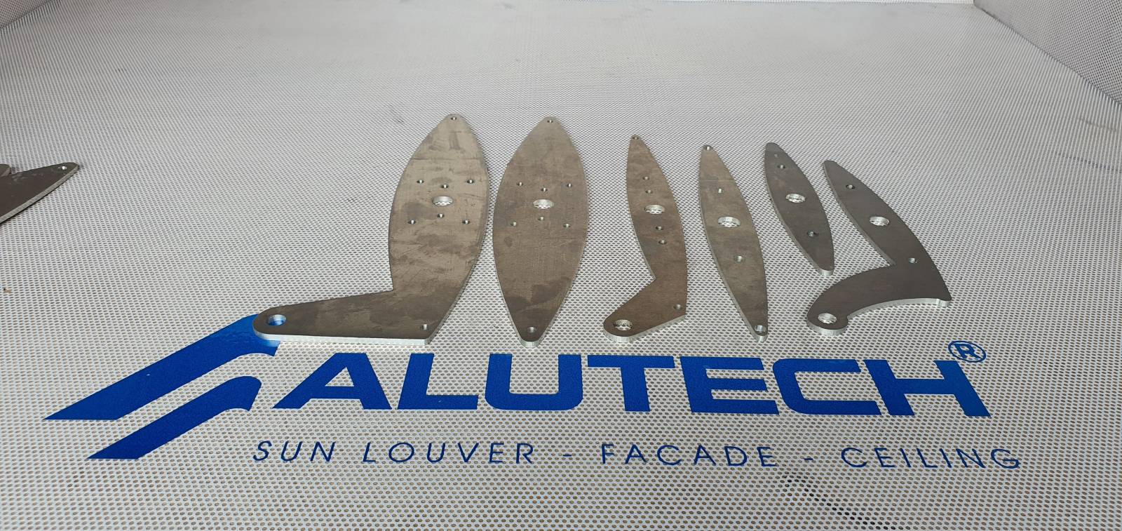 PHỤ KIỆN LAM CHẮN NẮNG