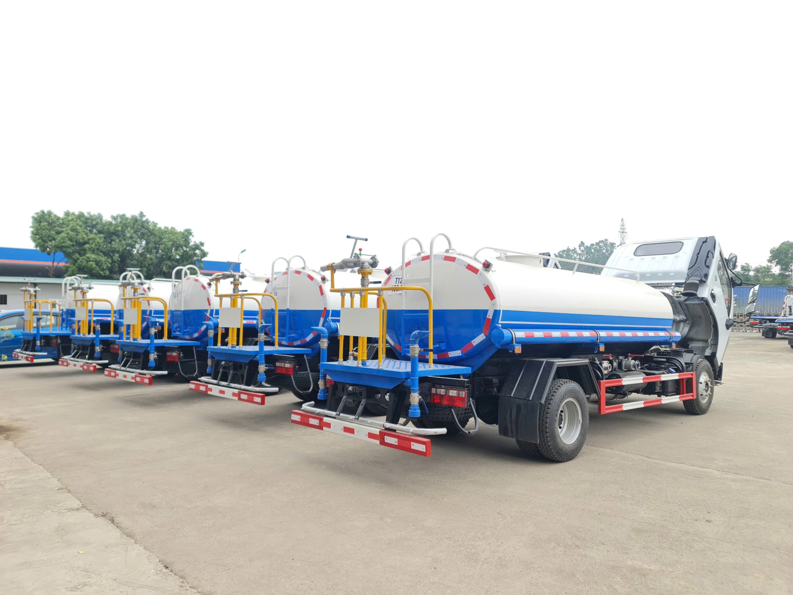 XE PHUN NƯỚC RỬA ĐƯỜNG DONGFENG 5,3M3