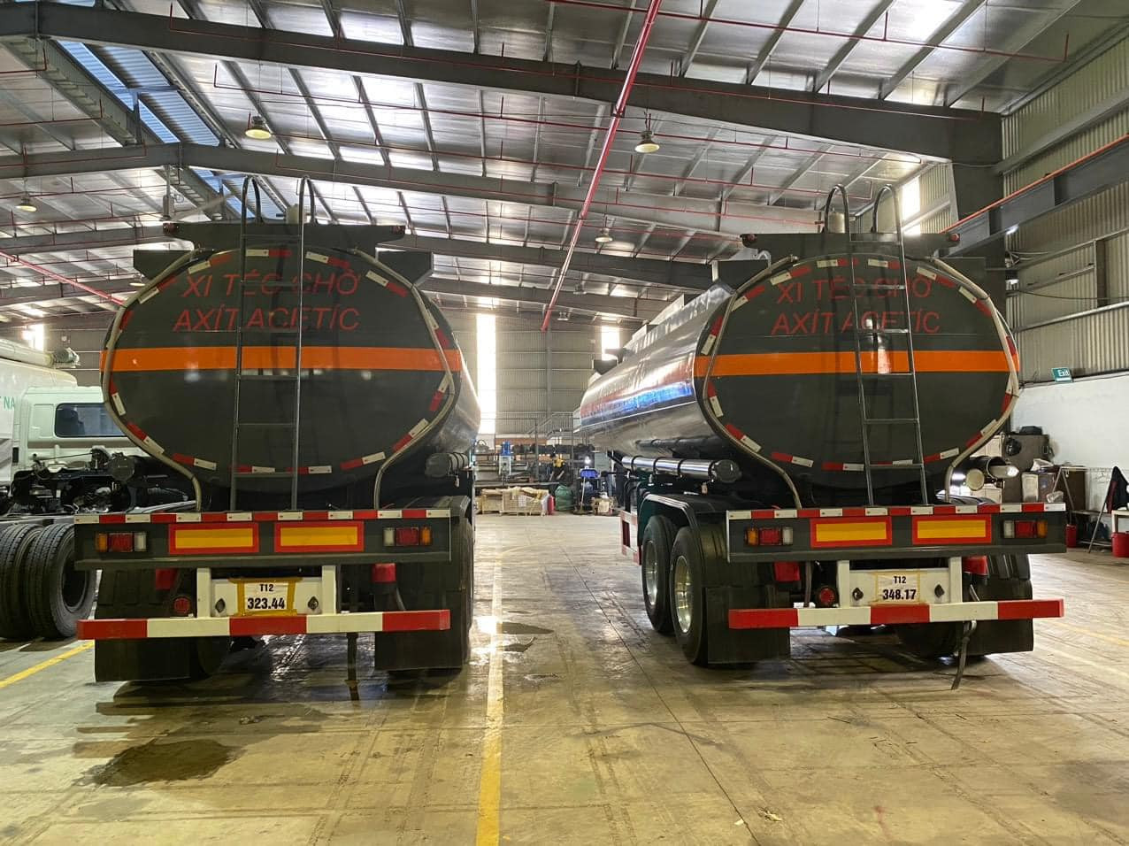 Xe chở hóa chất Axit axetic