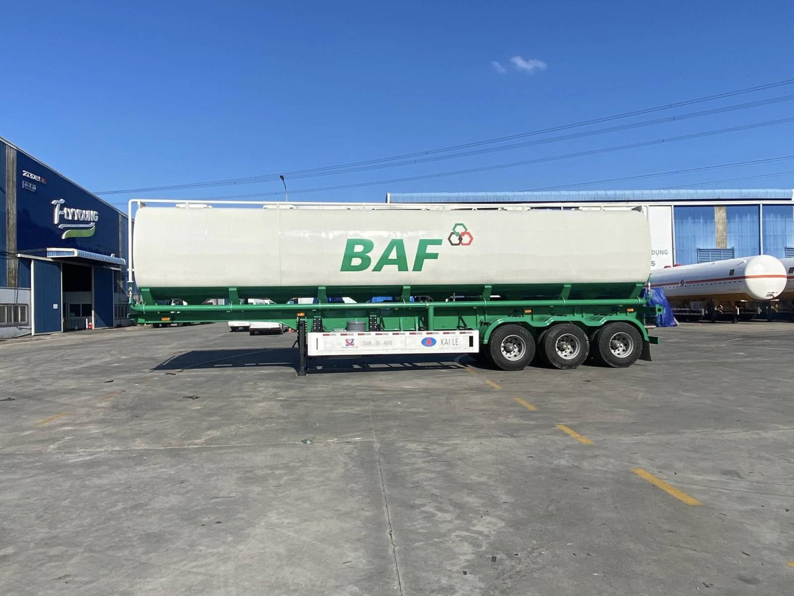 Sơ mi rơ mooc bồn thổi khí xe cám 42m3