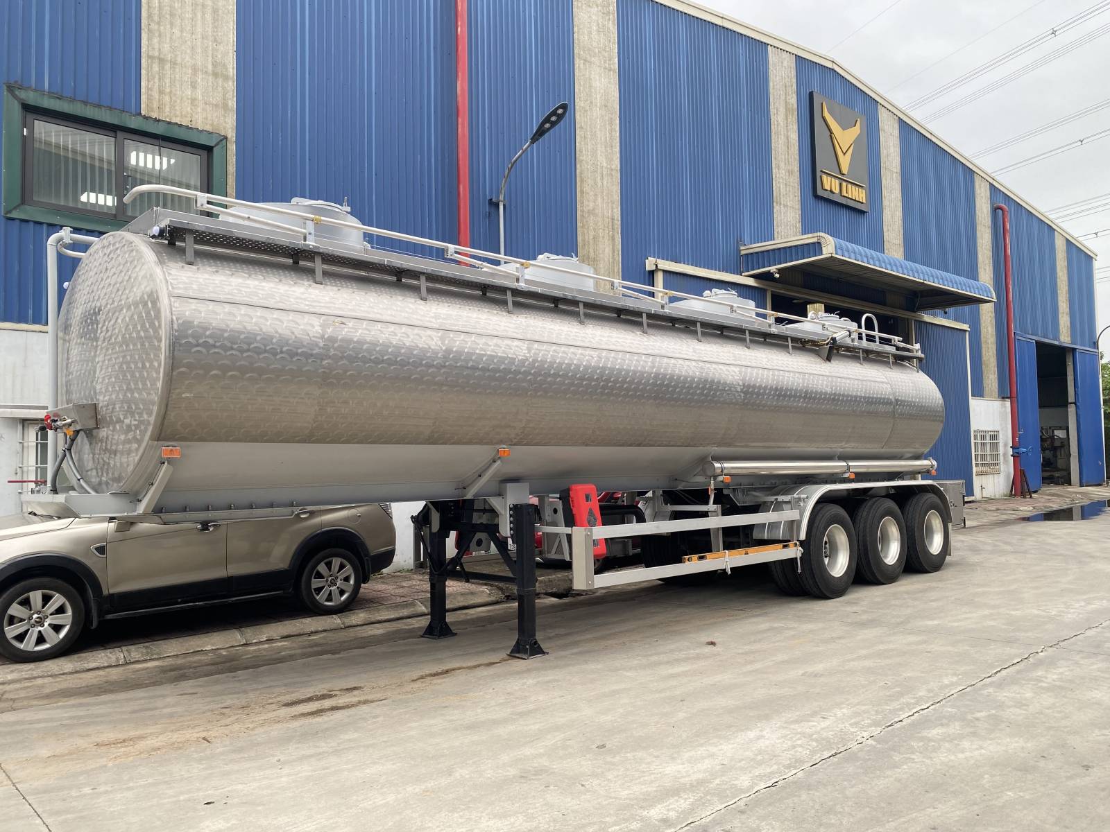 Sơ Mi Rơ Mooc chở xăng dầu 40m3