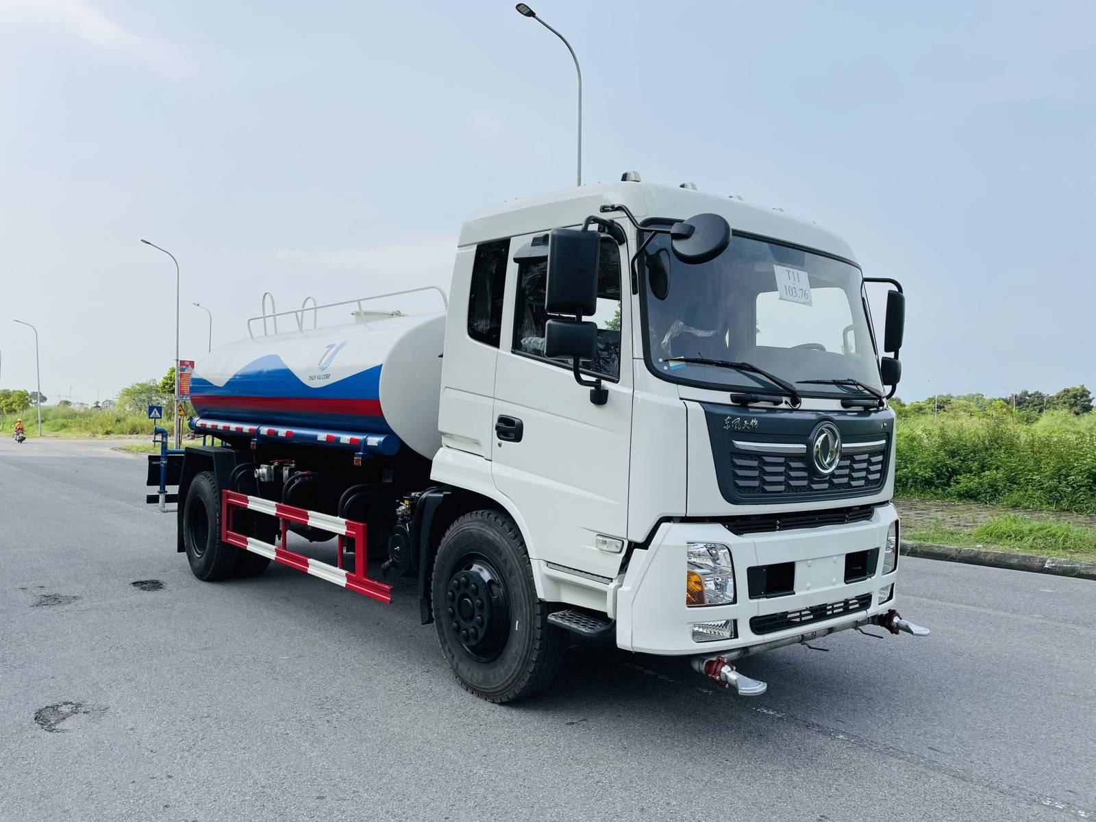 XE PHUN NƯỚC RỬA ĐƯỜNG DONGFENG 9,2M3- GIAO XE TRONG NGÀY