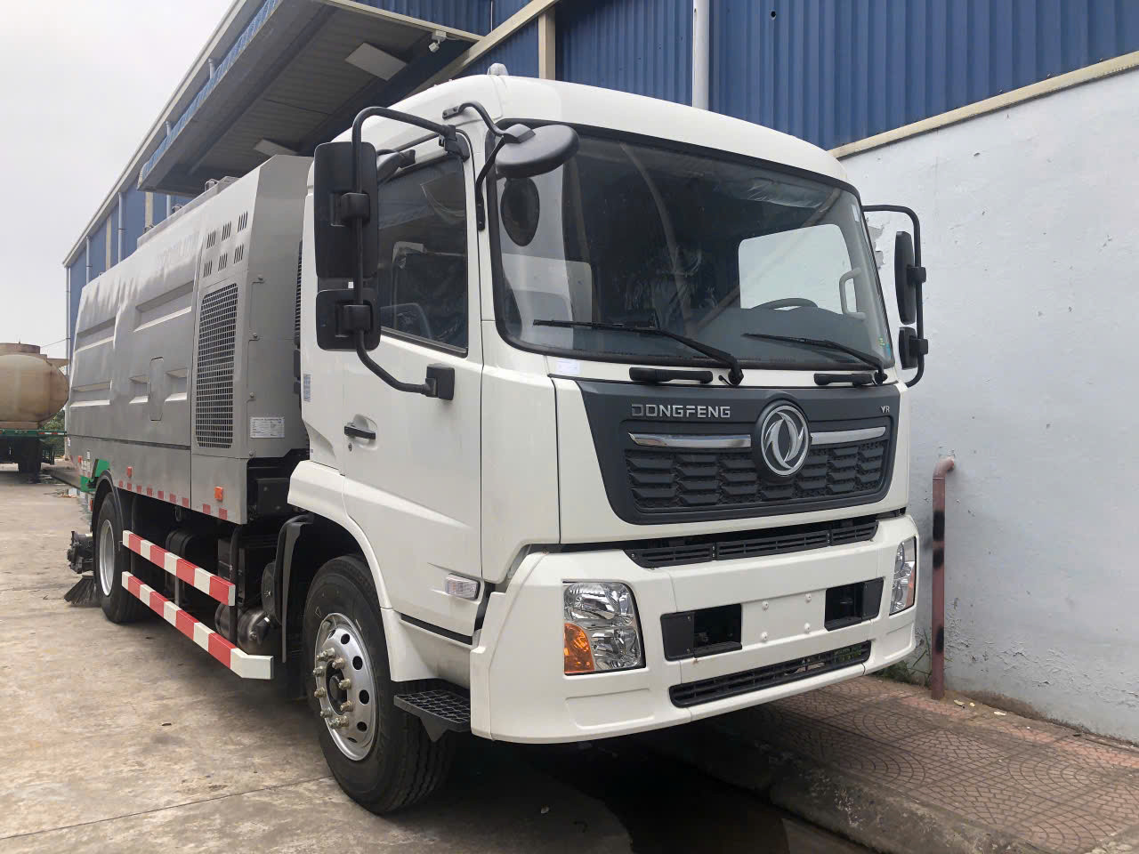 Ô TÔ QUÉT ĐƯỜNG DONGFENG ZBH5184TXCEQY6