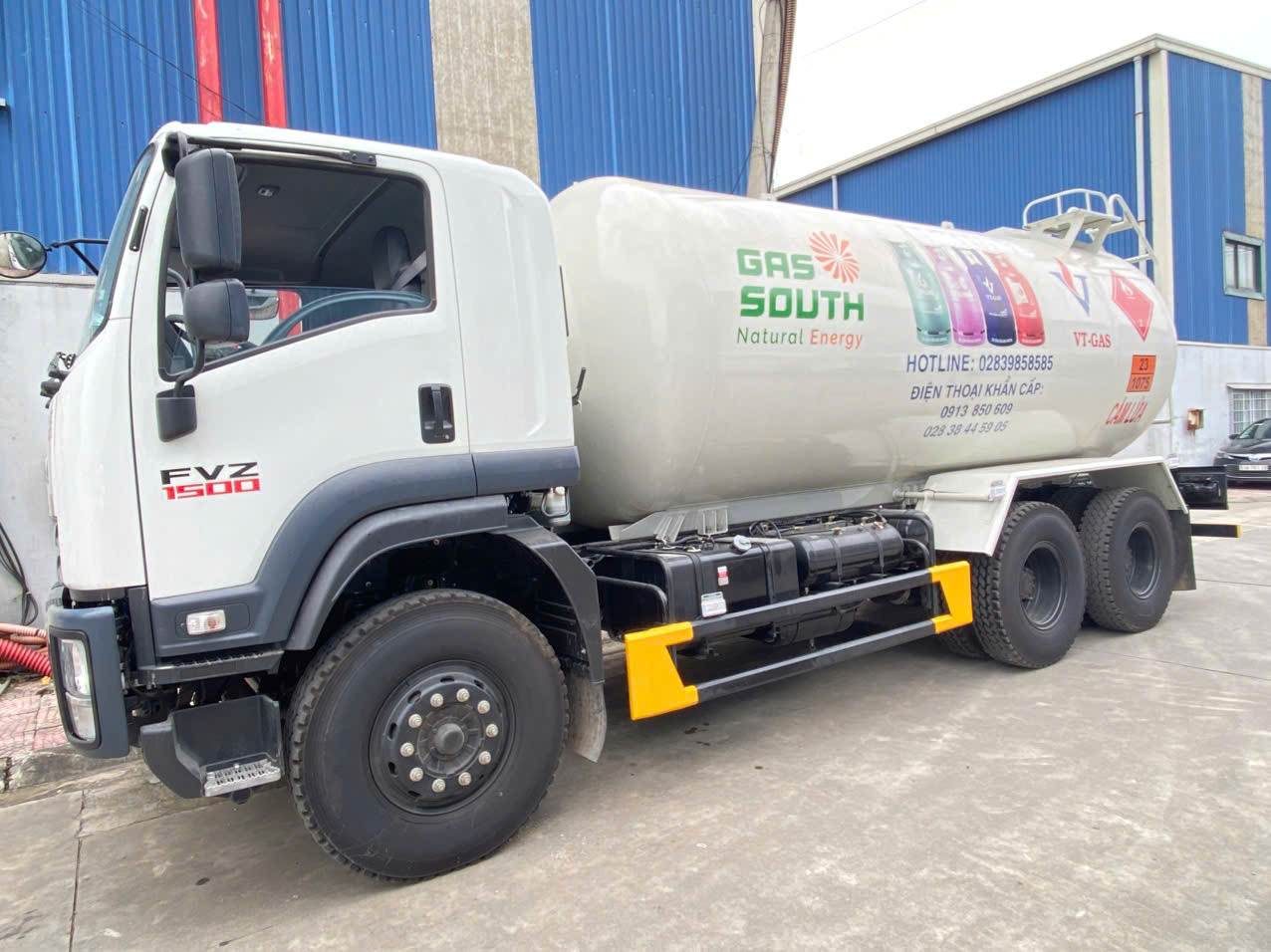 Xe ISUZU 3 CHÂN CHỞ KHÍ GAS HÓA LỎNG 22M3