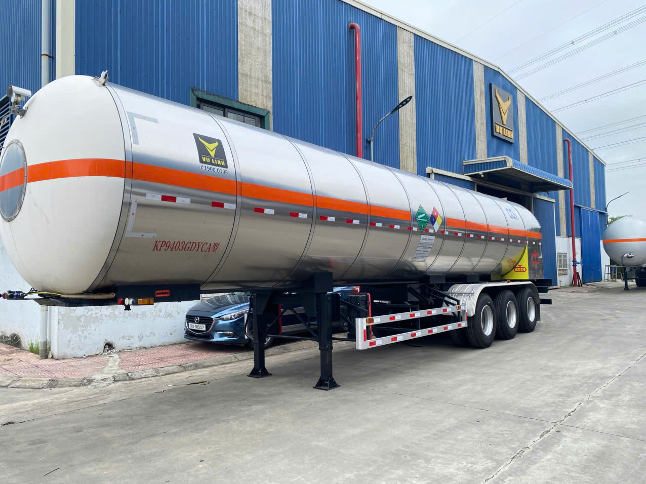 Sơ mi rơ mooc chở CO2 lỏng 27,5 m3 JIUYAL nhập khẩu