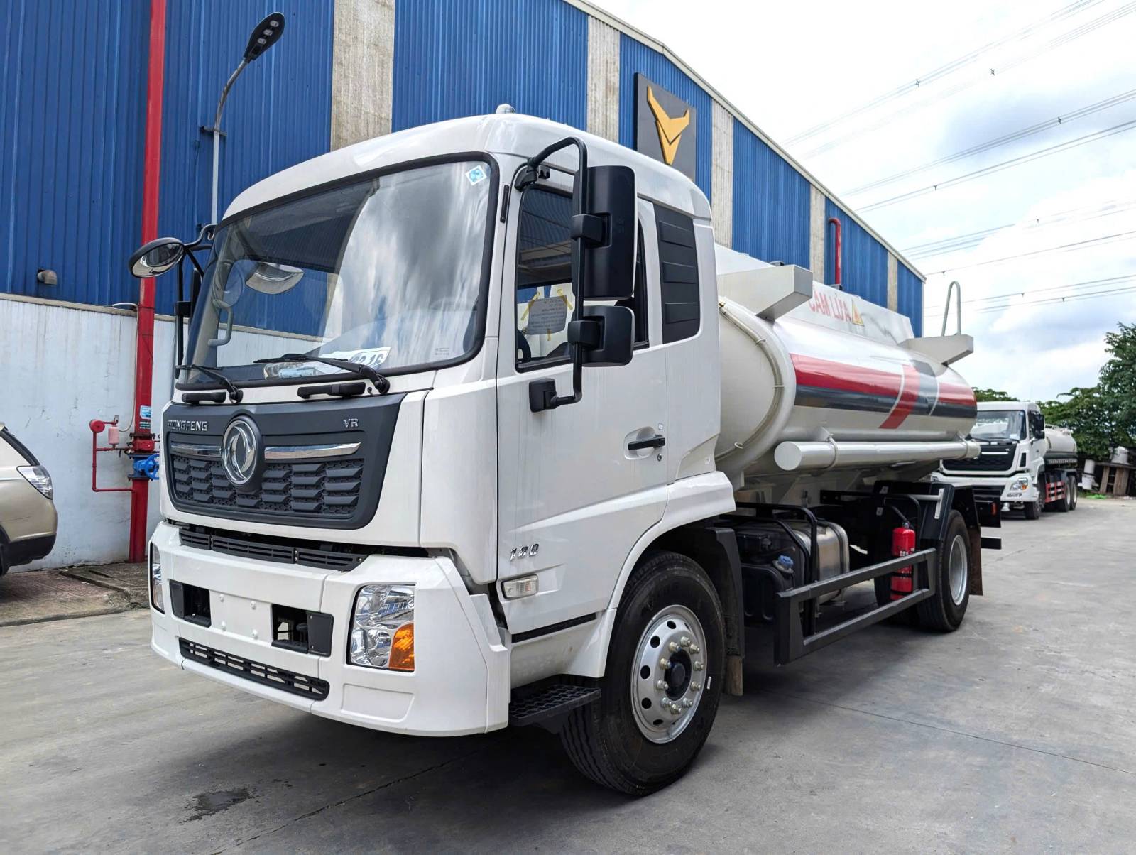 xe chở Diesel DONGFENG - 10.6m3 - bồn thép+INOX