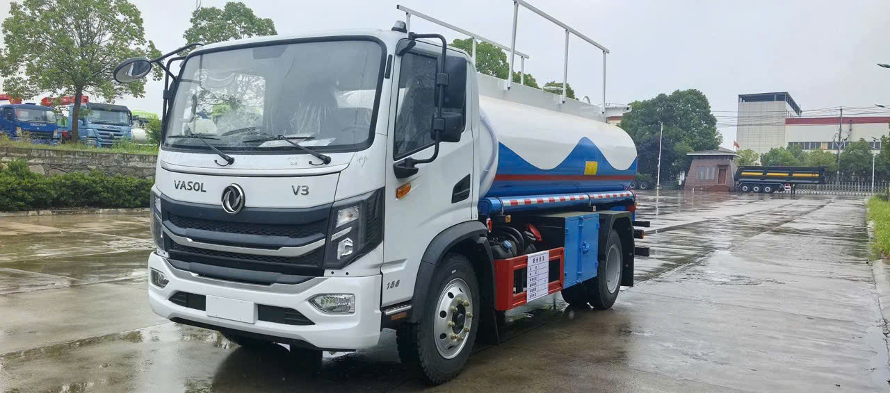 Ô TÔ XI TÉC CHỞ XĂNG DONGFENG 8,2M3