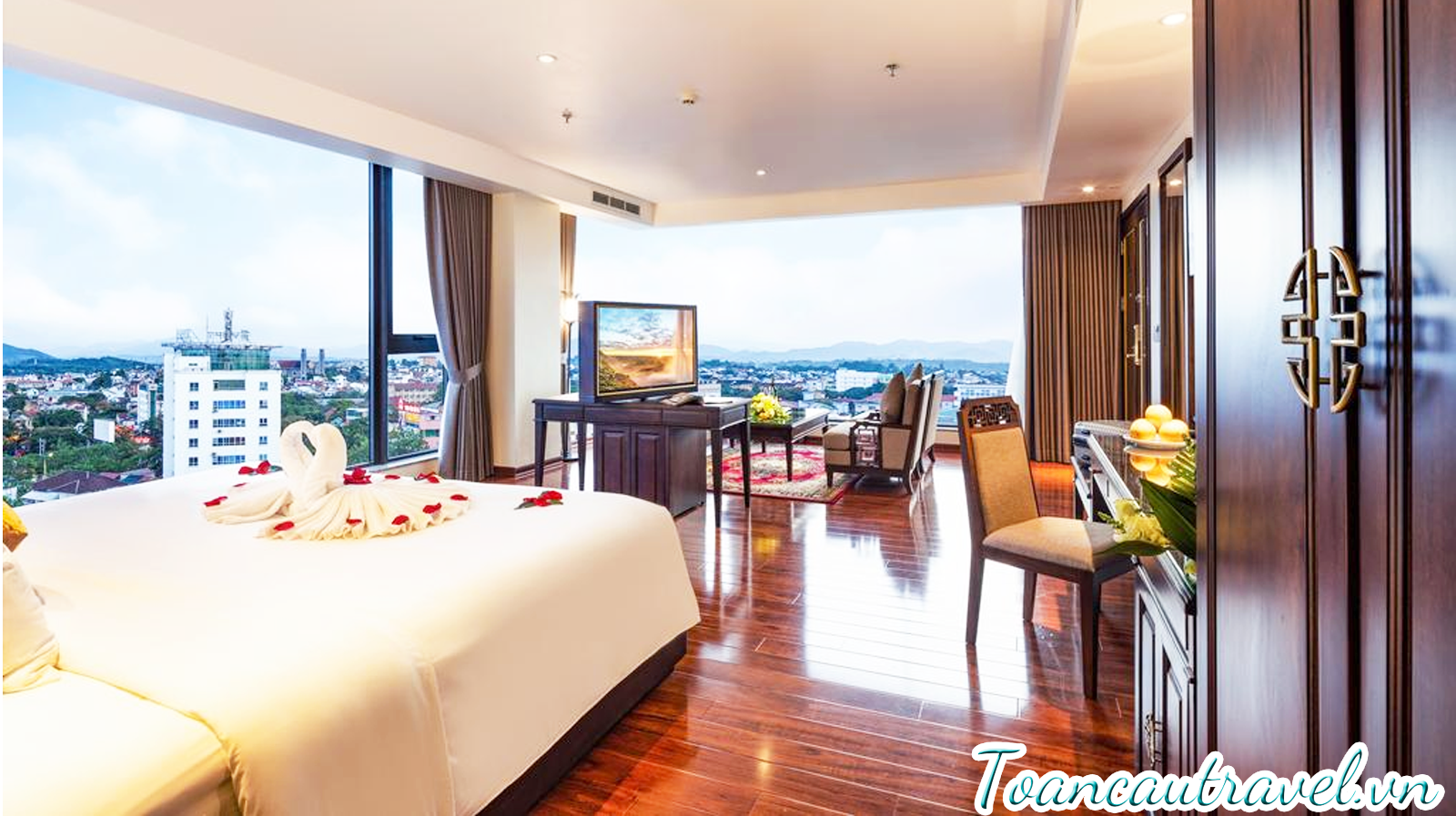 THANH LỊCH ROYAL BOUTIQUE