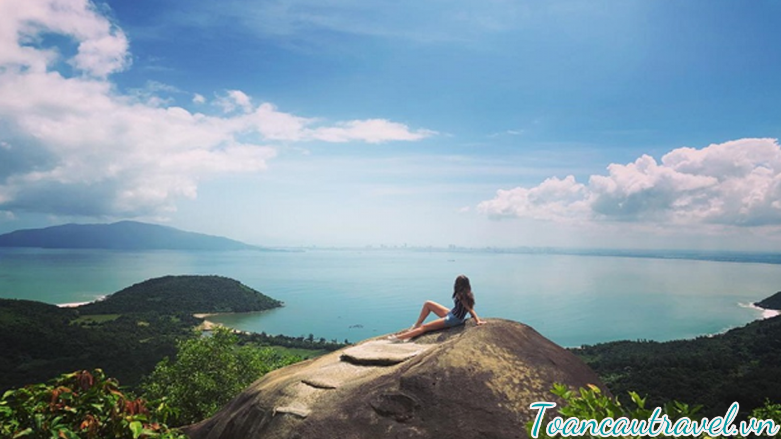 trải nghiệm tại biển Lăng Cô