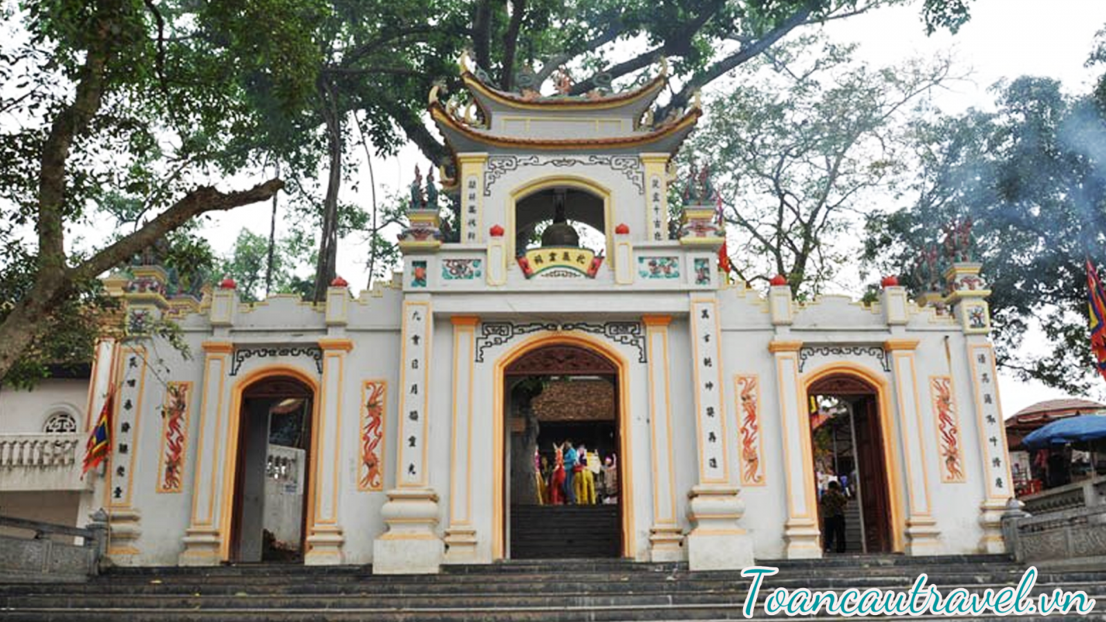 đền công đồng bắc lệ