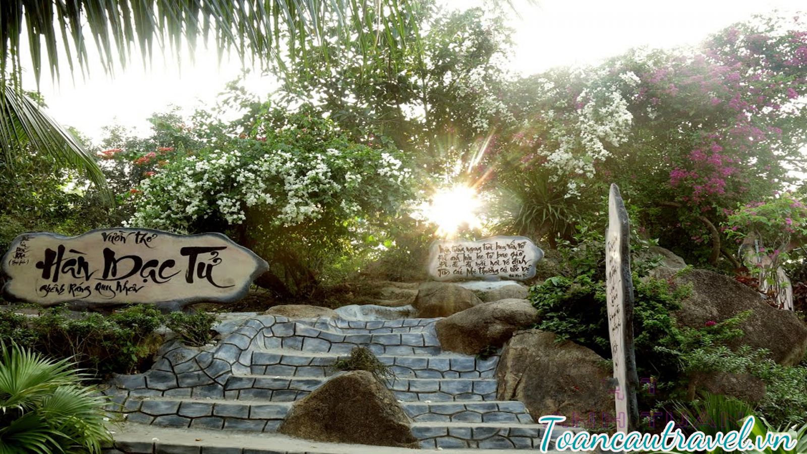 khu mộ Hàn Mặc Tử