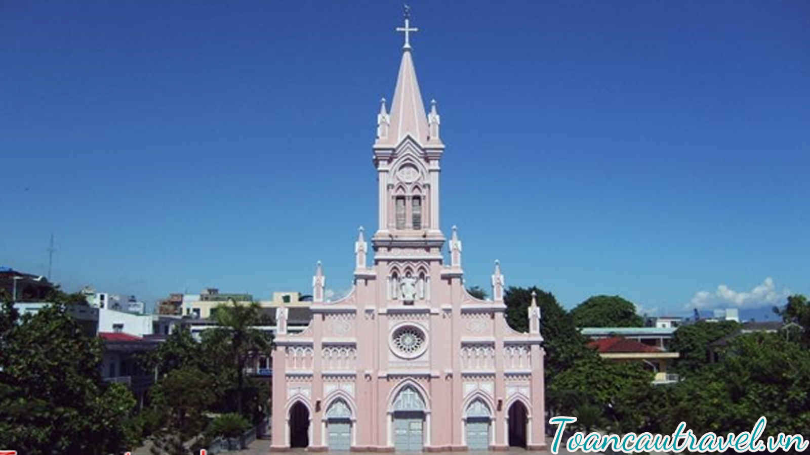 Nhà Thờ Con Gà là nhà thờ duy nhất được xây dựng vào thời kỳ Pháp thuộc