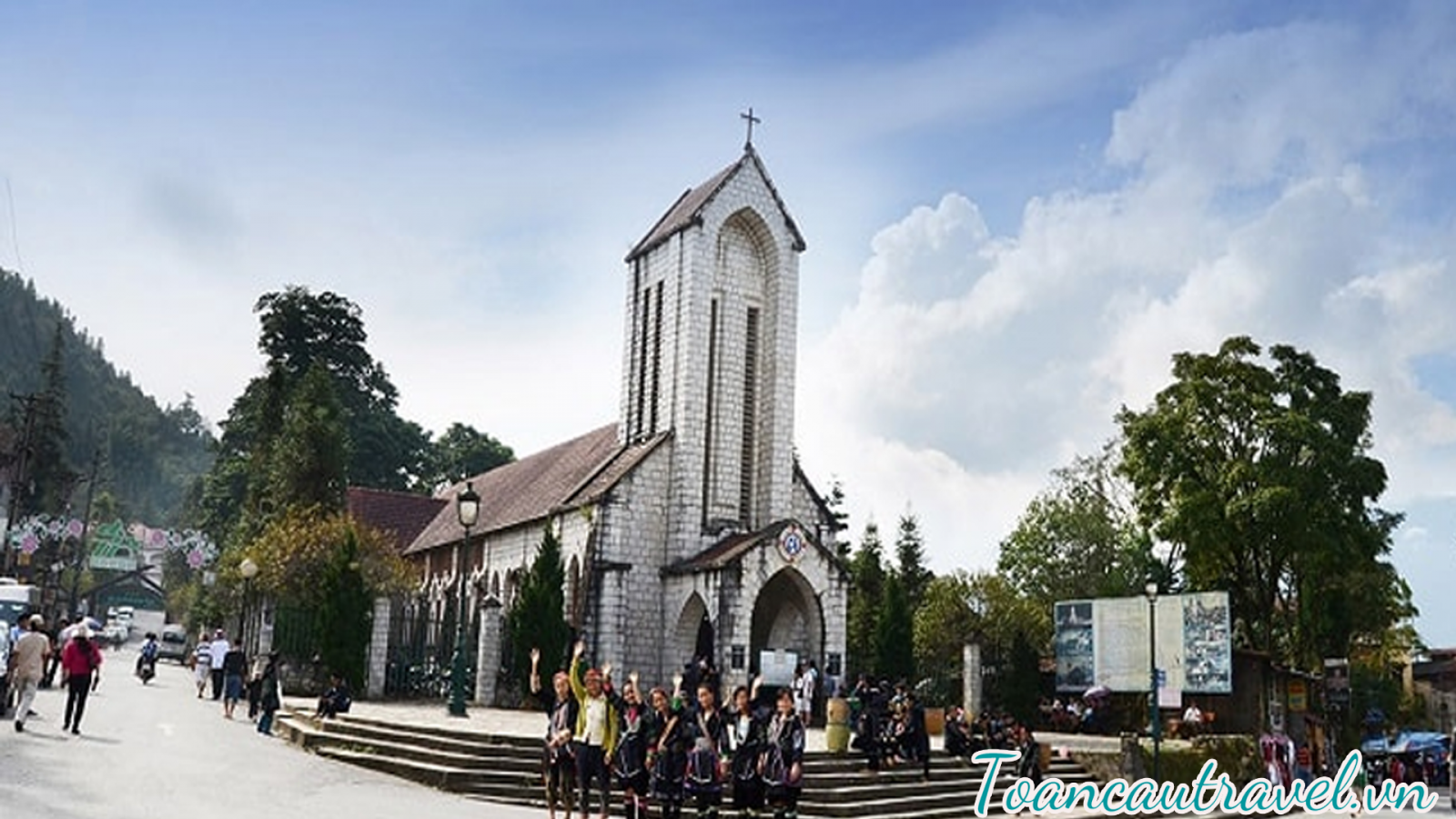  Nhà thờ đá Sapa được xây dựng vào khoảng những năm 30 của thế kỉ 20