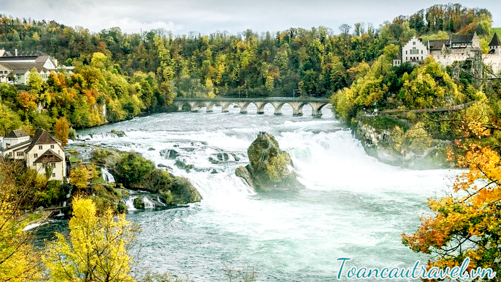 Rhine là thác nước lớn nhất của châu Âu