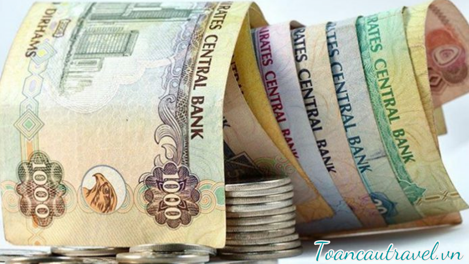 Hãy cẩn trọng với những đồng tiền Dirham bạn đổi được vì nếu dính nhầm một tờ tiền giả, bạn sẽ đứng trước nguy cơ phạt tù