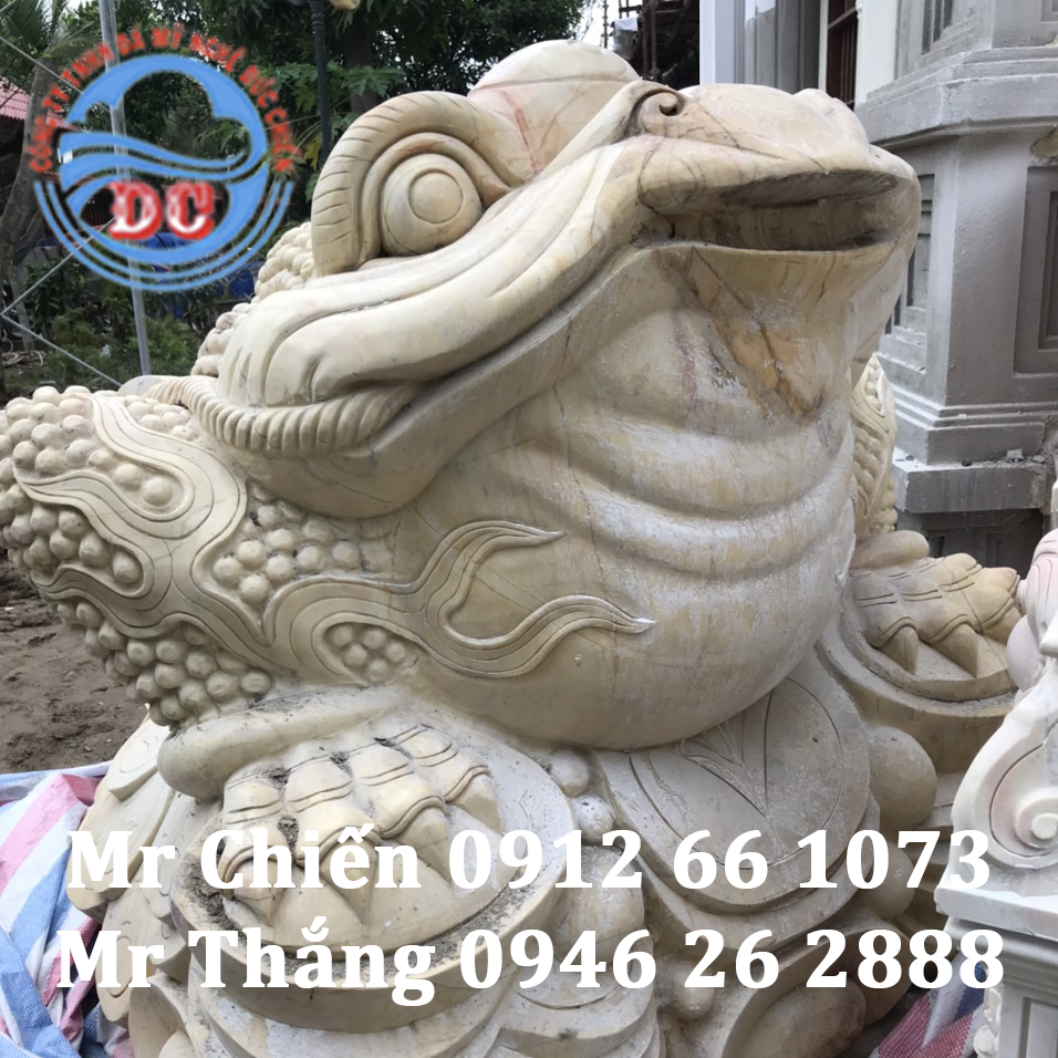 Mẫu con cóc làm bằng đá vàng đẹp tại Đức Chiến