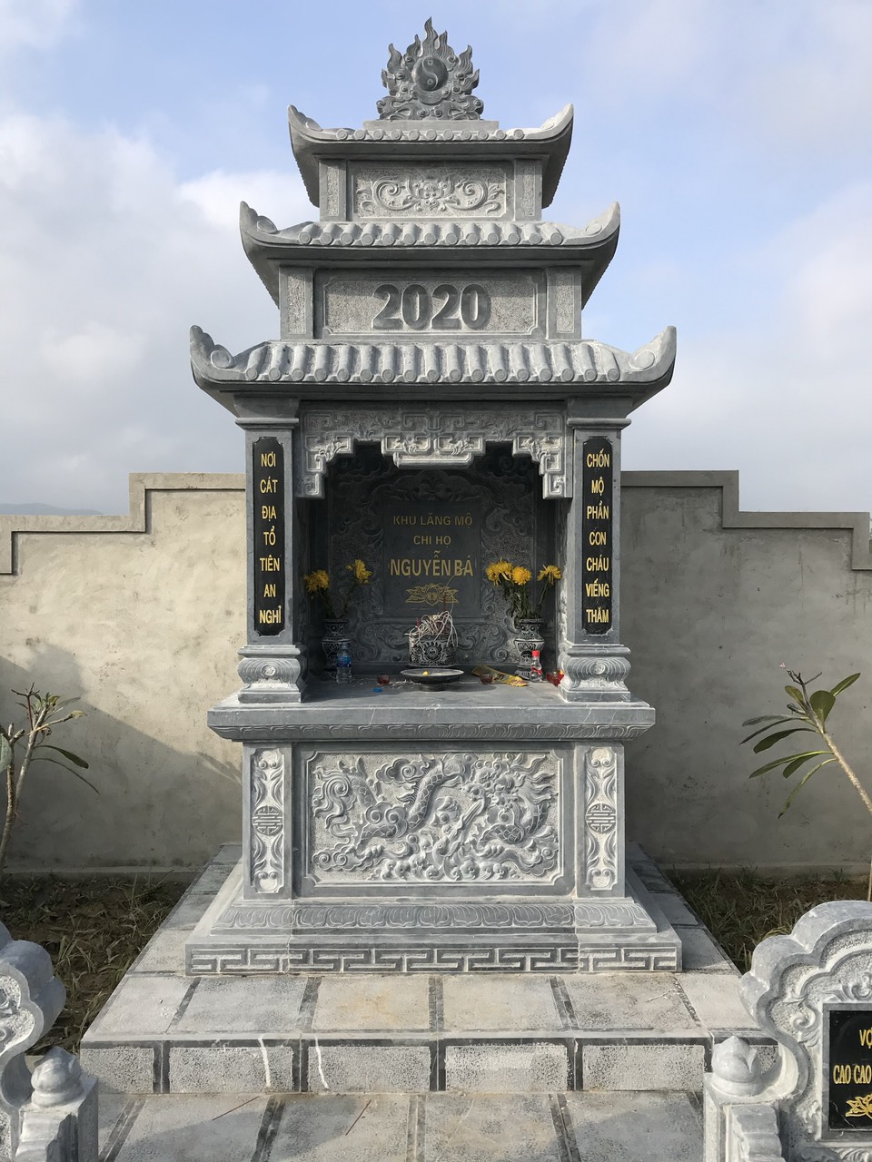 Lăng thờ đá mẫu LTĐC012 - Đá Mỹ Nghệ Đức Chiến