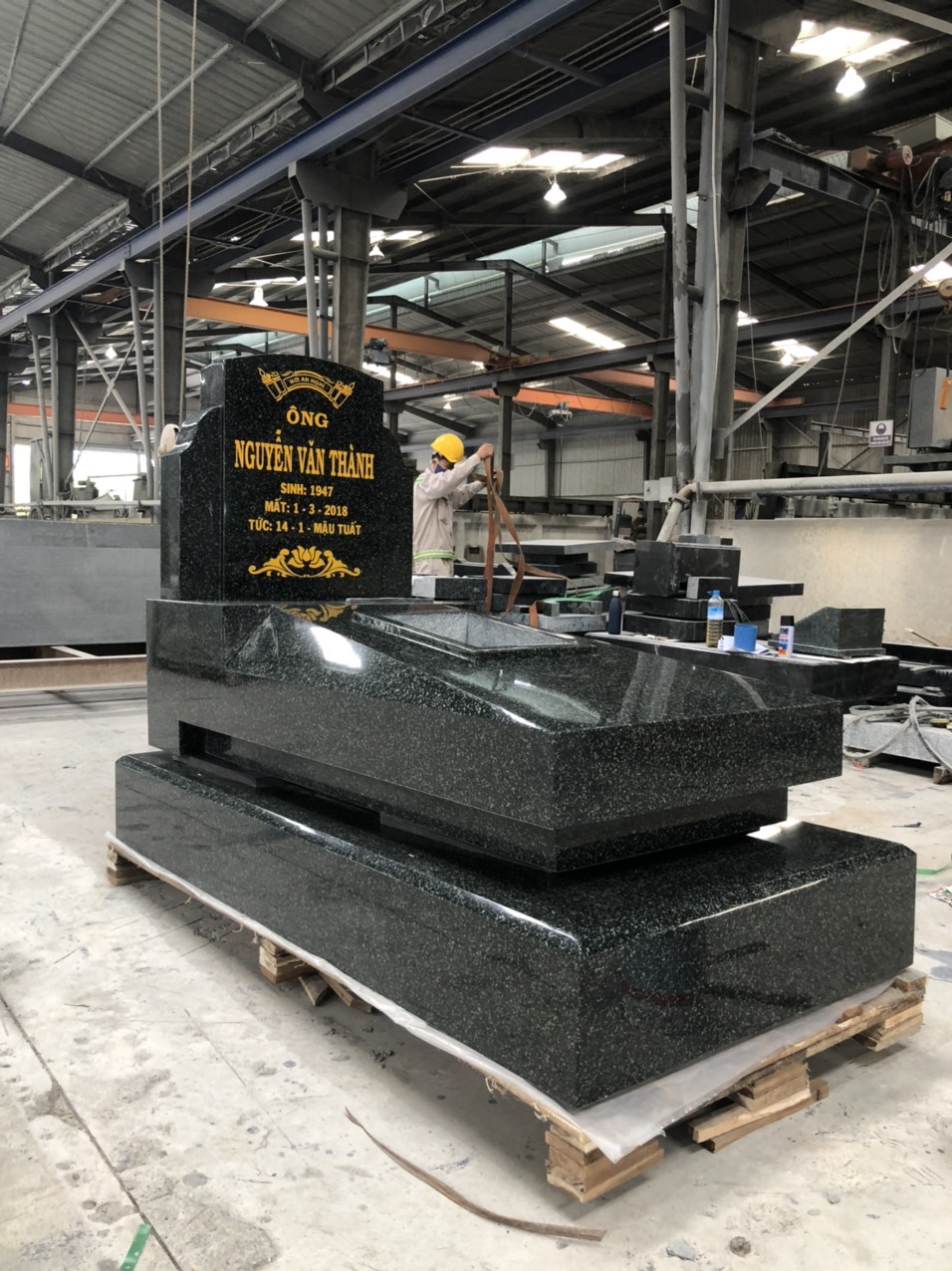 Mẫu mộ đá Granite Đức Chiến MGĐC007