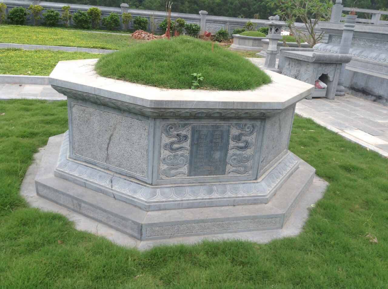 Mẫu mộ đá tròn MLGDC003 đẹp tại Đá Mỹ Nghệ Đức Chiến