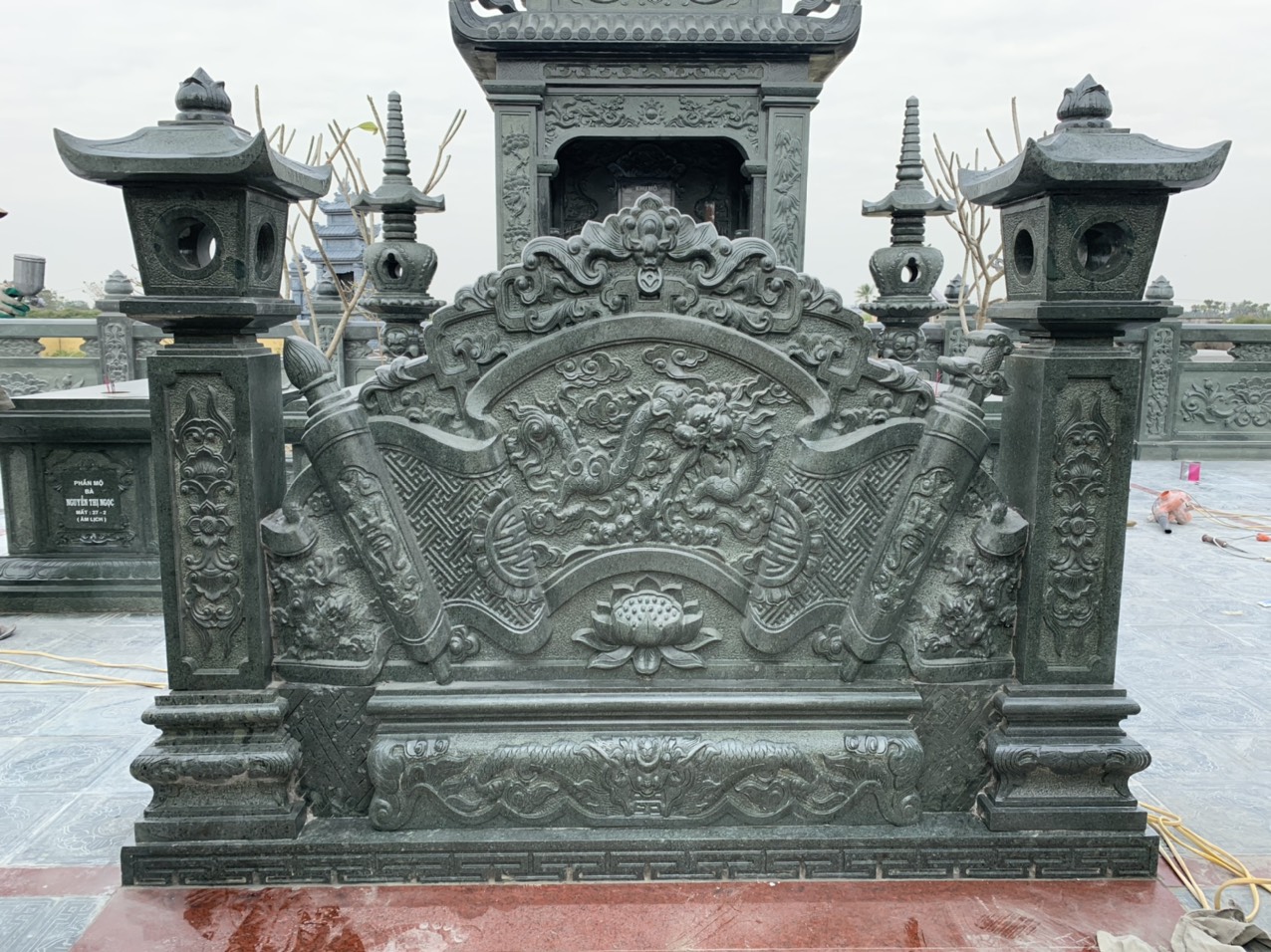 Mẫu cuốn thư đá đẹp Đức Chiến CTĐC006