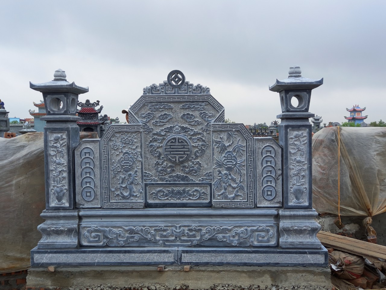 Cuốn thư đá Đức Chiến mẫu CTĐC007