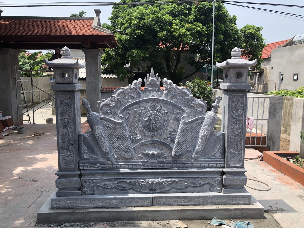 Cuốn thư đá Đức Chiến mẫu CTĐC009